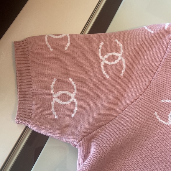 Brand new sweater SOLD SOLD SOLD - Picture 4 of 4